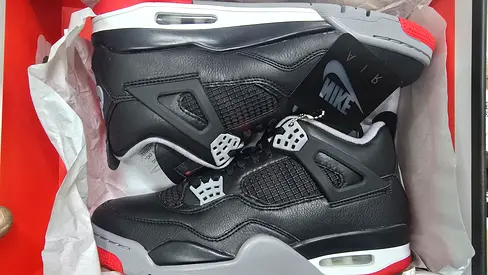 Air Jordan 4 Retro