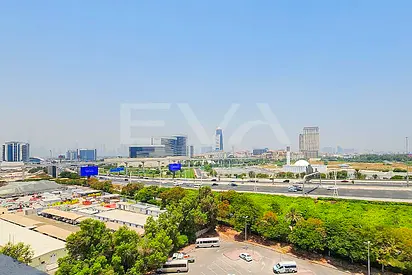 HIGH FLOOR | SPACIOUS LAYOUT | SKYLINE VIEW