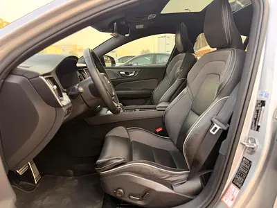 2022 Volvo S60 photo 6