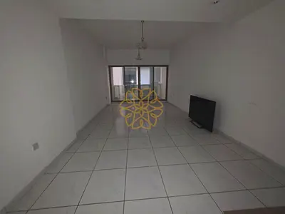 2 Bedroom With Balcony 2 Full Bathrooms Big Flat Near To Park And Corniche