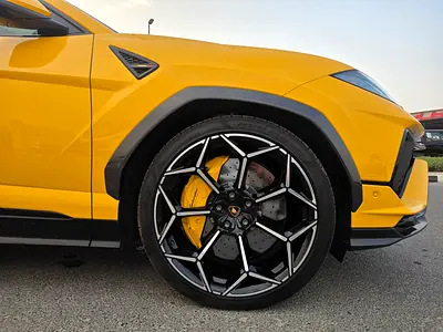 2024 Lamborghini URUS — фото 2