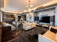 Penthouse | High Floor | Lake Views