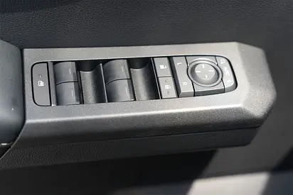 صورة 16 لـ 2026 Toyota HILUX