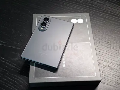 Samsung Galaxy Z Fold 8 512GB Black - TDRA, 1 Month Old with Case and S Pen Holder