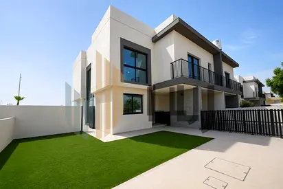 Single Row-Corner Unit |Golf View | First Occupier