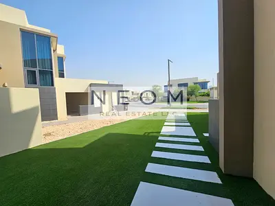 Landscaped Garden View | Vacant Ready to Move-in | Spacious Layout
