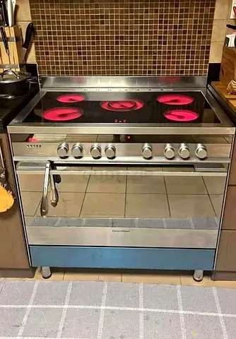 Fisher paykel 90/60 size electric cooking range Freestanding with Ceramic Hob - 5 Burners, free deli