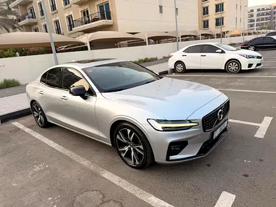2022 Volvo S60 photo 2