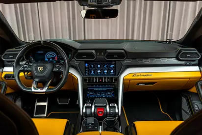 2019 Lamborghini URUS — фото 19