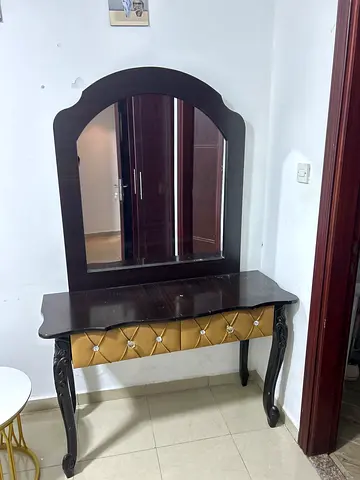 Wooden Dressing Table with drawl - Good Condition