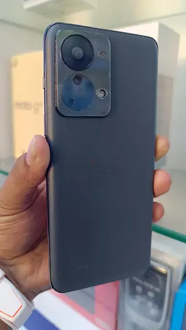 One Plus 2t,, 8gb ram,,128gb storage,, LCD change