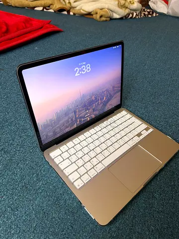 iPad with detachable keyboard - Good condition