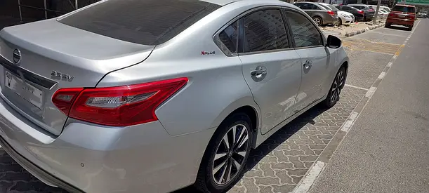 2018 Nissan ALTIMA — фото 3