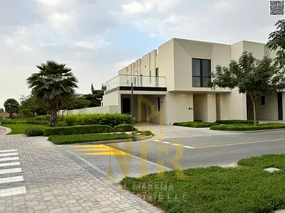 Villa in Al Zorah Golf Compound, Ajman, including electricity, water, and air conditioning. Freehold ownership for all nationalities.