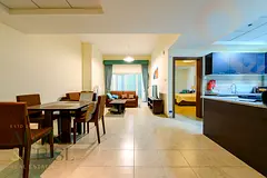 Spacious 1BR Apt | Unfurnished | Community Views