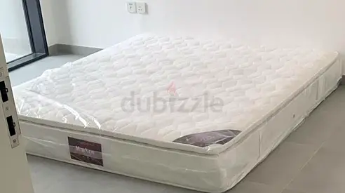 180x200cm King size mattress with attached top foam. Same day delivery available