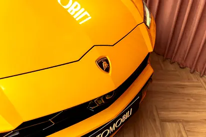2019 Lamborghini URUS — фото 8
