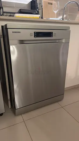 Samsung freestanding stainless steel dishwasher - good condition