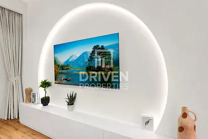 Fully Upgraded | Turnkey Apartment | Beach Access