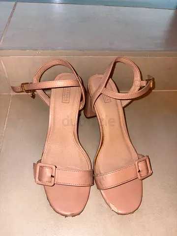 Women’s pink heels