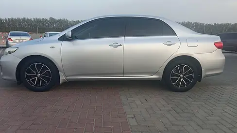 2013 Toyota COROLLA 照片 3