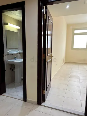 2 beds 2 baths BBQ space privet entrances