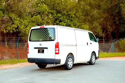 2009 Toyota HIACE — фото 3