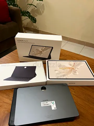 Honor Pad 9 tablet with keyboard - Good condition, includes original box