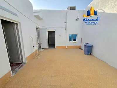 New Renewaited 6bhk villa Ac Fitted Near Main Road 65k
