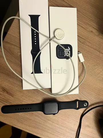 Apple Watch Series 7 (Black) with Charger and Original Box 45mm aluminum