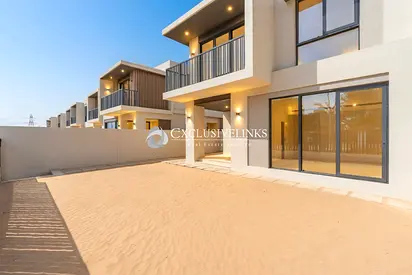 Vacant | Single Row | Close to Amenities