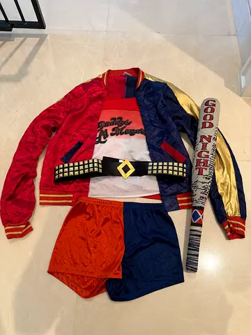 Harley Quinn Cosplay Costume Set (Jacket, Shorts, Top, Belt, Prop Bat) medium 10-12