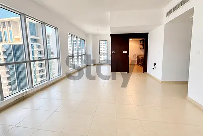 High Floor I Old Town View I Vacant