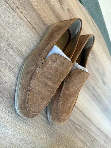 Selling Pellini Italian leather loafers
