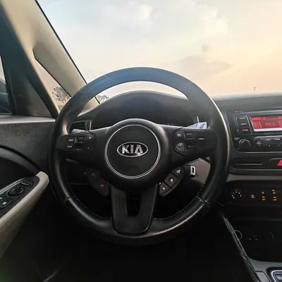 صورة 14 لـ 2015 KIA CARENS