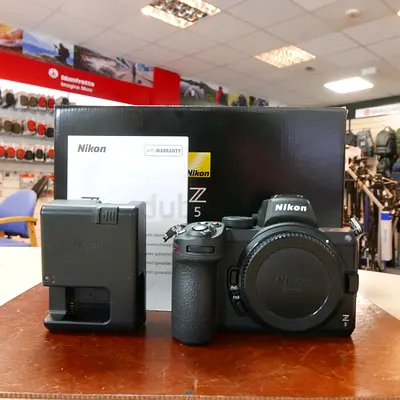 Nikon Z5 mirrorless full frame camera body - excellent condition, box & charger included