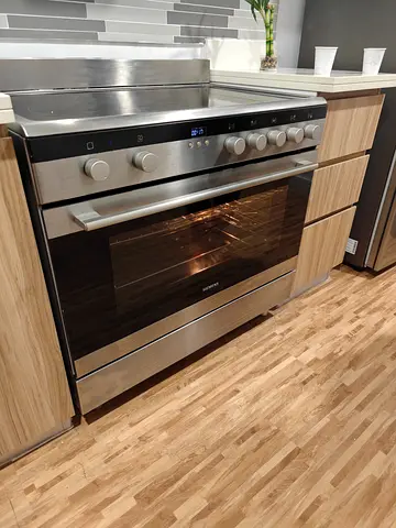 Siemens 90 cm ceramic cooking range 5 hubs electric cooker slightly used new model