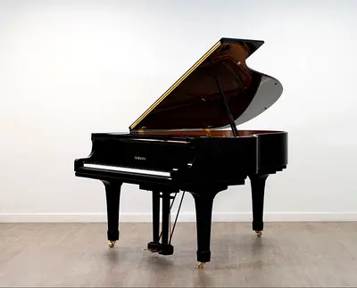 YAMAHA C3 GRAND