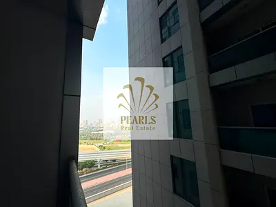 اشيك وافخم شقة تتكون من غرفة نوم ماستر صالة واسعة جدا _مطبخ مجهز _2 حمام _صيانة كاملة علي المالك طول فترة الايجار _قريب من الخدمات والمواصلات العامة
