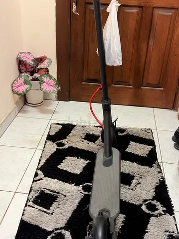 Used electric scooter in good condition – reliable daily rider