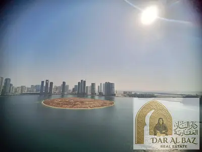 اطلاله بحريه مباشره احمل غرفتين وصاله مع باركن جيم مسبح بلكونه غرفه خادمه 4 حمام مساحه كبيره صف اول عالبحيره