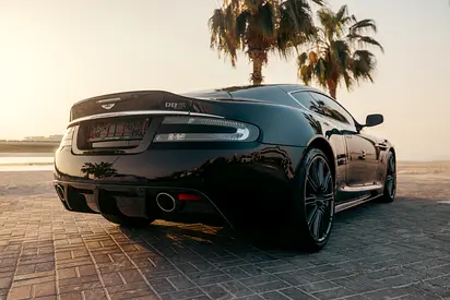 2010 Aston Martin DBS — фото 4