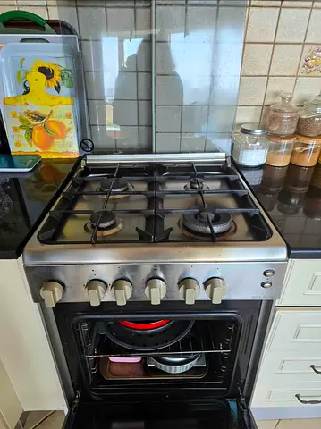 Bompani 4 burner cooker