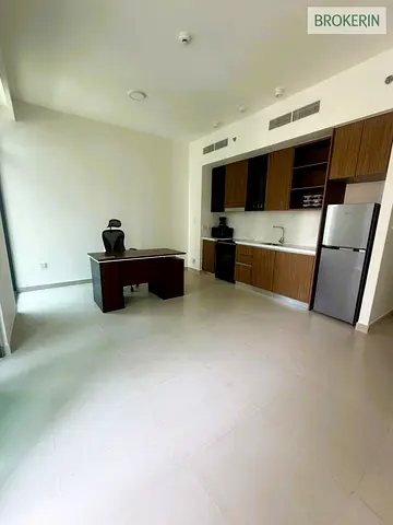LIVE IN CREEK HARBOUR | SPACIOUS | SEMI FURNISHED