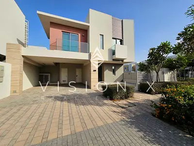 Spacious Family Villa | Private Garden | Popular Community