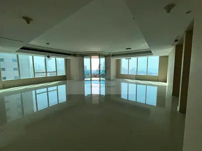 مساحات كبيره | غرفه غسيل | ستور تخزين | غرفه خادمه ماستر | 2 بكونه | تكيف مجاني | باركن مجاني | جيم و ميبح وجاكوزي و ساونا مجاني