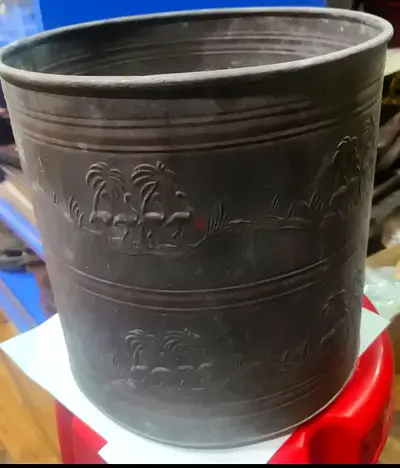 Metal decorative pot 30cm height,30cm length