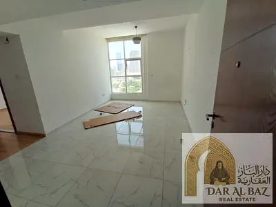 غرفتين وصالة بالمجاز 3 بالشارقة | مع باركينج | جيم | خزائن بالحائط | بالقرب من ممشى بحيرة خالد | سهل لمخرج دبي