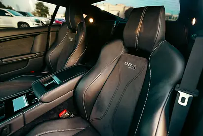 2010 Aston Martin DBS — фото 14
