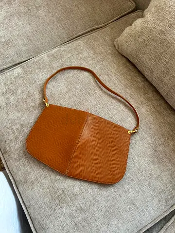 Louis Vuitton EPI